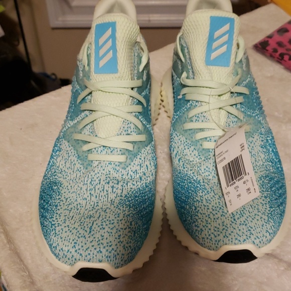 adidas Shoes - NWT addidas alphabounce sneakers